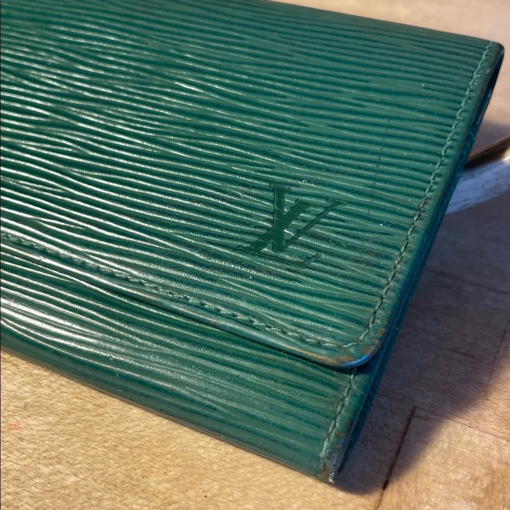 Louis Vuitton Green Epi Leather Long Wallet - Picture 2 of 15